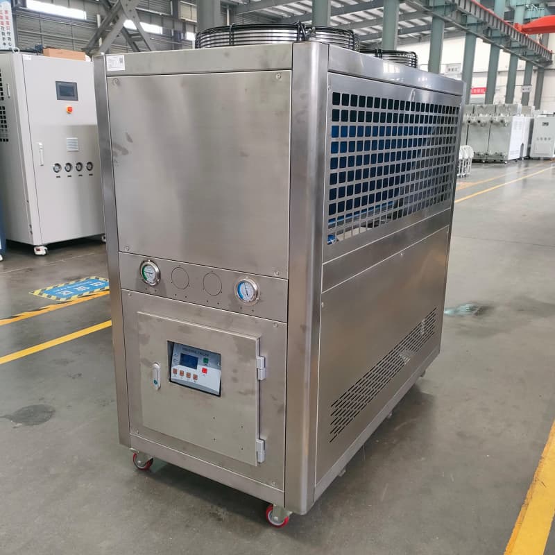 Air cooled packaged chiller